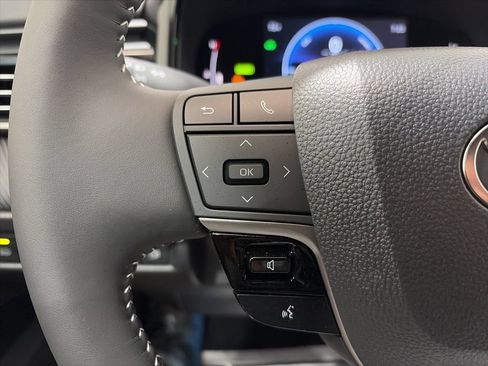 Used 2026 Toyota Camry SE FWD image 23