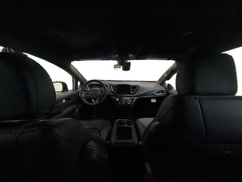 New 2026 Chrysler Pacifica Select image 33