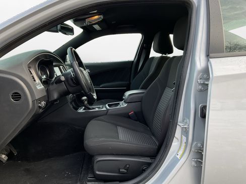 Used 2021 Dodge Charger SXT w/ Driver Convenience Group image 9