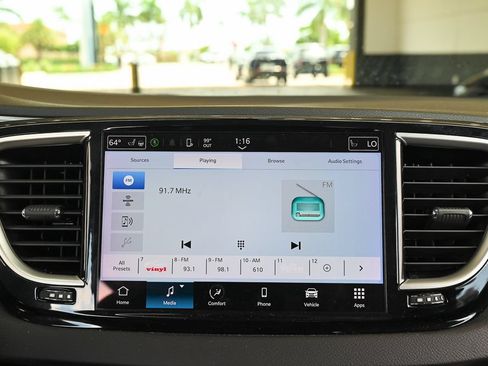 Used 2024 Chrysler Pacifica Touring-L FWD image 18