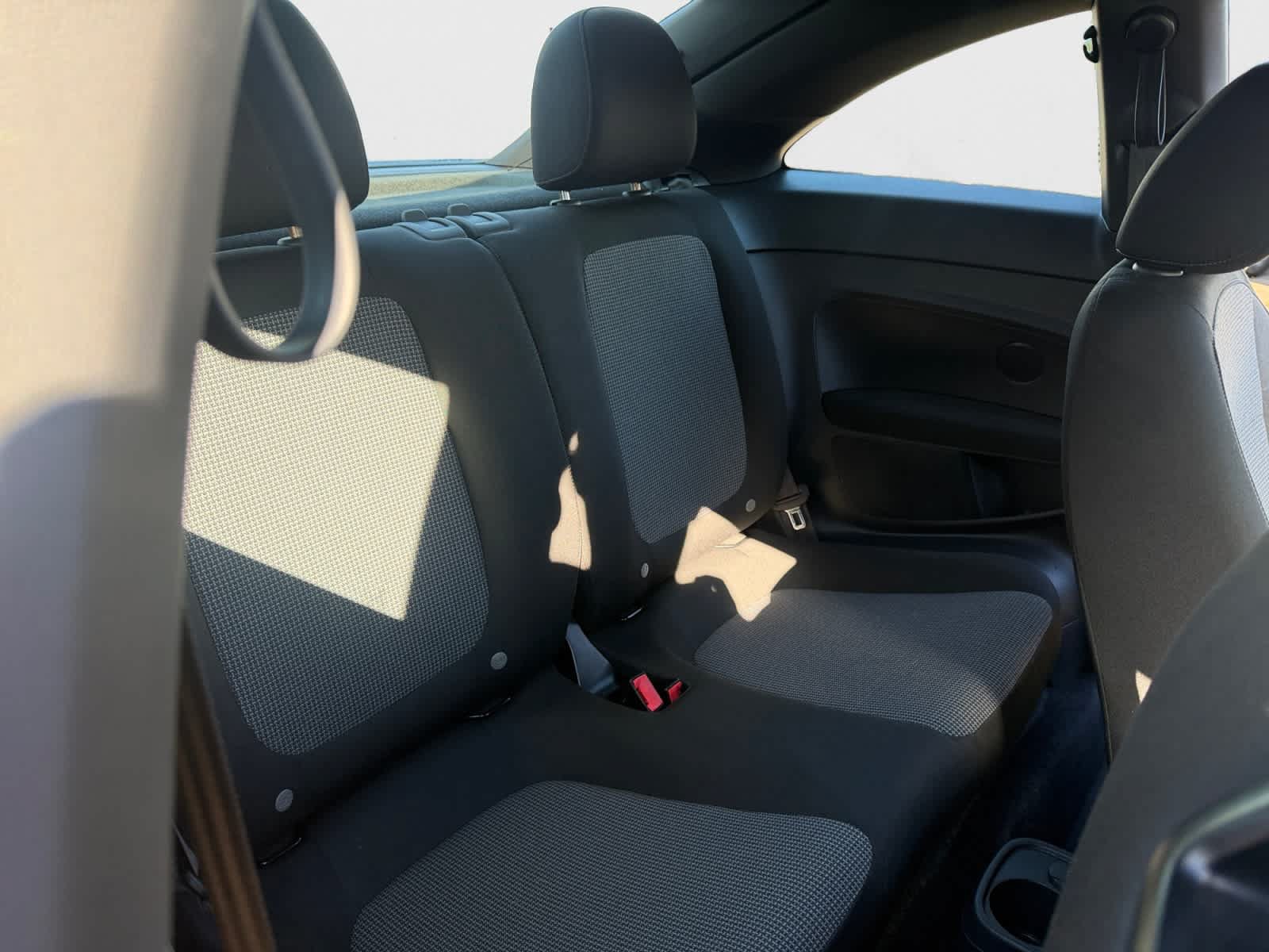 Used 2019 Volkswagen Beetle 2.0T S FWD image 24