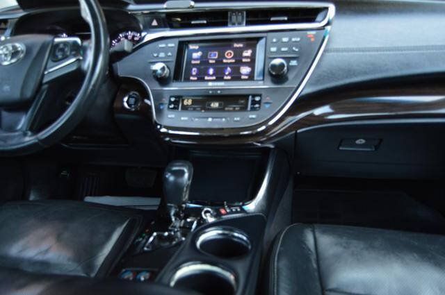 Used 2014 Toyota Avalon Limited FWD image 19