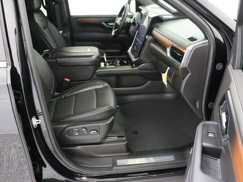 Used 2026 GMC Yukon Denali w/ Denali Reserve Package AWD/4WD image 44