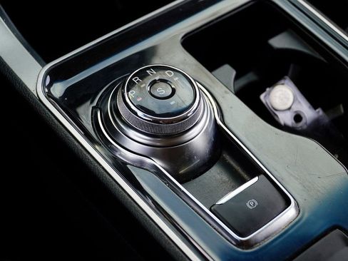 Used 2020 Ford Edge SEL image 15