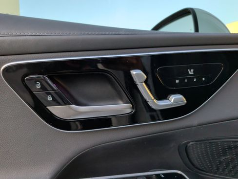 Used 2024 Mercedes-Benz GLC 300 image 25