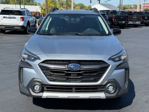 Used 2023 Subaru Outback Limited image 3