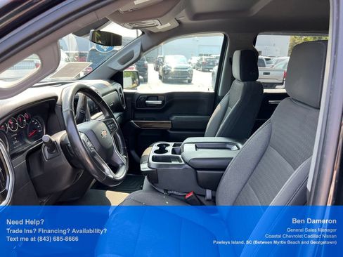 Used 2021 Chevrolet Silverado 1500 LT AWD/4WD image 9