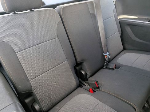 Used 2019 Chevrolet Traverse LS AWD/4WD image 18