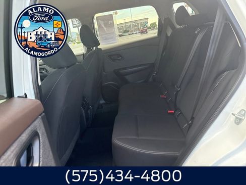 Used 2023 Nissan Rogue S image 10