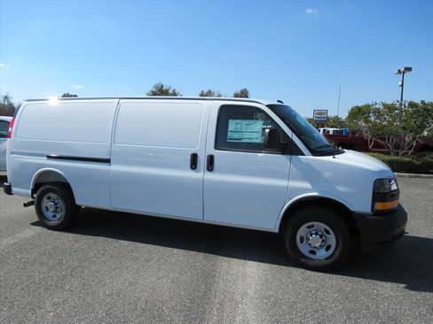 New 2026 Chevrolet Express 2500 Extended image 2