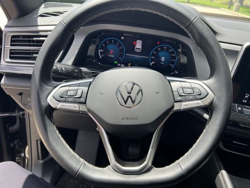 Certified 2026 Volkswagen Atlas Cross Sport SE w/ Panoramic Sunroof Package AWD/4WD image 15