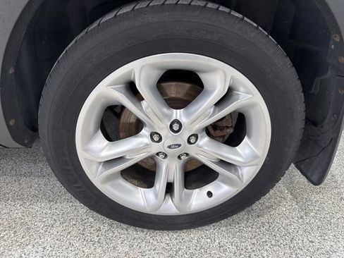Used 2014 Ford Explorer XLT w/ Equipment Group 202A AWD/4WD image 10