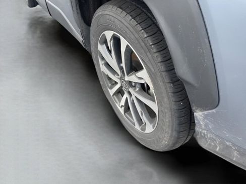 Used 2023 Toyota Corolla Cross XLE w/ Convenience Package image 13