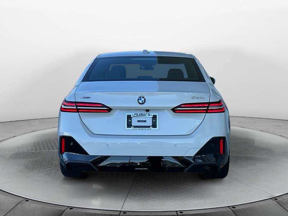 Used 2026 BMW 530i xDrive w/ M Sport Package AWD/4WD image 6