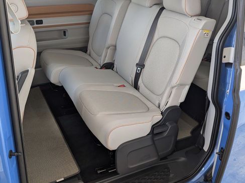 Used 2025 Volkswagen ID. Buzz 1st Edition RWD image 4