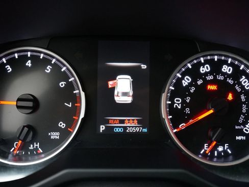 Used 2020 Toyota RAV4 LE w/ All Weather Liner Package AWD/4WD image 20