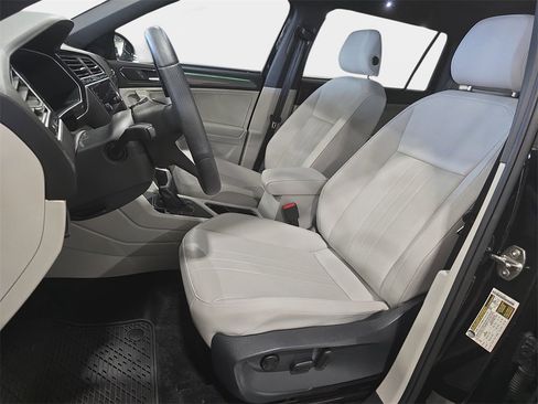 Used 2024 Volkswagen Tiguan SE R-Line image 14