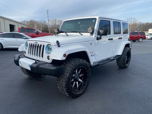 Used 2016 Jeep Wrangler Unlimited Sahara w/ Max Tow Package image 2