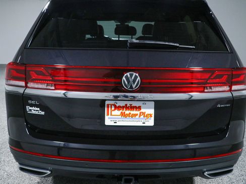 Used 2024 Volkswagen Atlas SEL AWD/4WD image 8