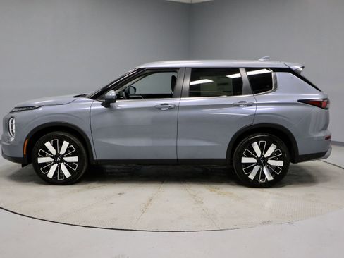 New 2026 Mitsubishi Outlander SE image 5