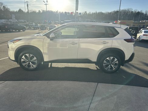 Used 2022 Nissan Rogue SV image 5