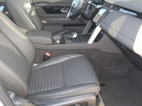 Used 2025 Land Rover Discovery Sport S image 3