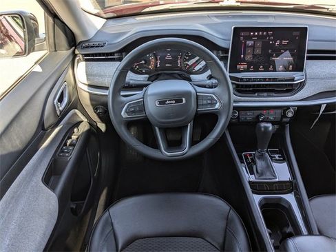 Used 2022 Jeep Compass Latitude image 20