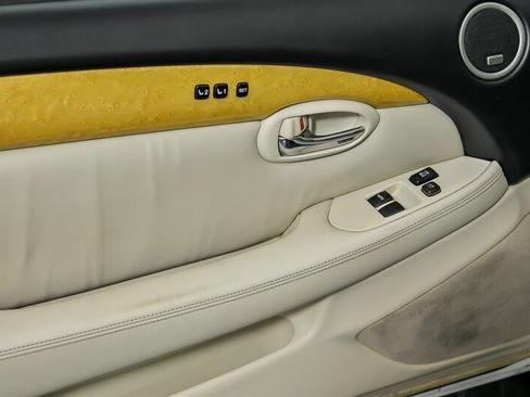Used 2005 Lexus SC 430 Convertible image 19