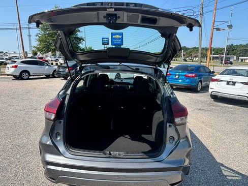 Used 2023 Nissan Kicks SV FWD image 24