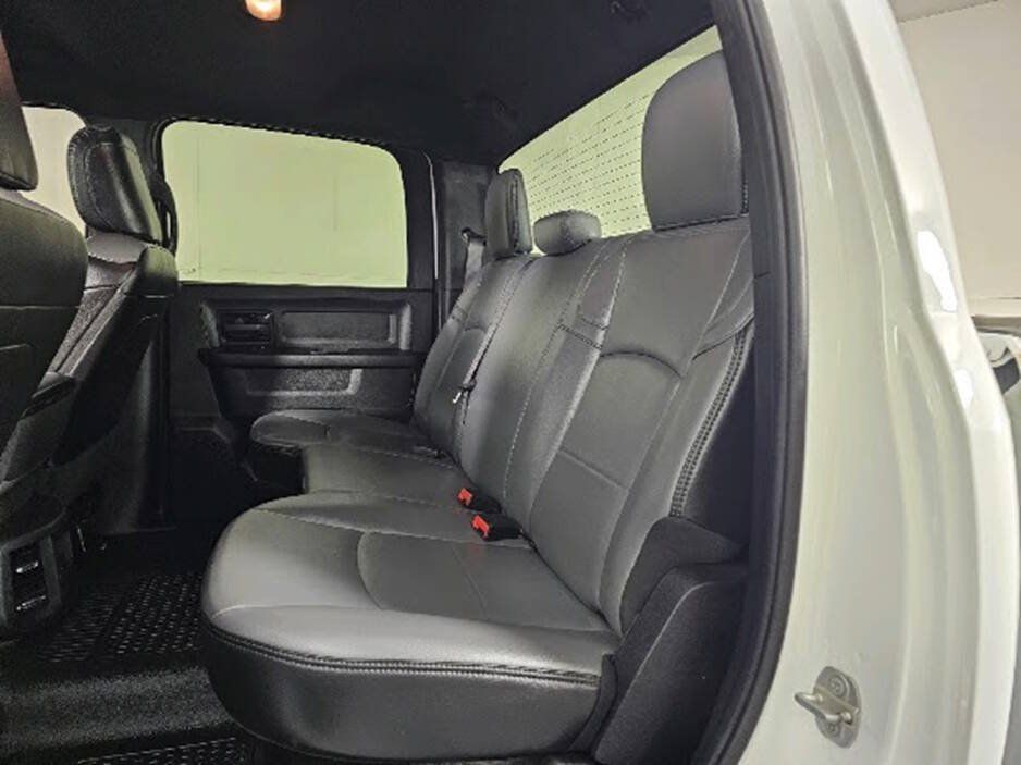 Used 2022 RAM 2500 Tradesman w/ Chrome Appearance Group AWD/4WD image 16