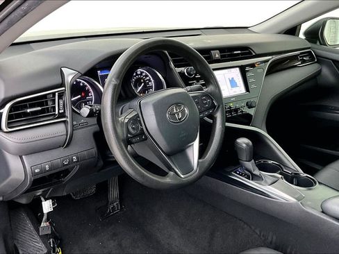 Used 2020 Toyota Camry LE image 17
