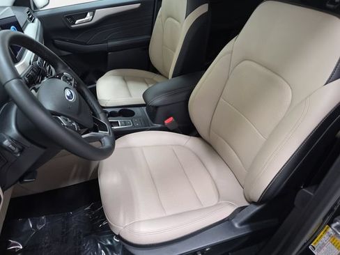 Certified 2022 Ford Escape SEL FWD image 13