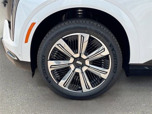 New 2025 Cadillac Escalade IQ Luxury 2 image 33