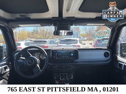 Used 2024 Jeep Wrangler Unlimited AWD/4WD image 15