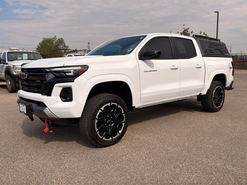 Used 2026 Chevrolet Colorado Z71 w/ Technology Package AWD/4WD image 3