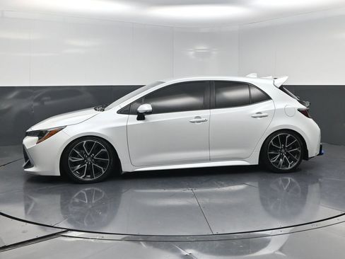 Used 2021 Toyota Corolla XSE FWD image 3
