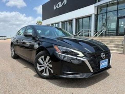 Used 2024 Nissan Altima 2.5 S FWD image 1