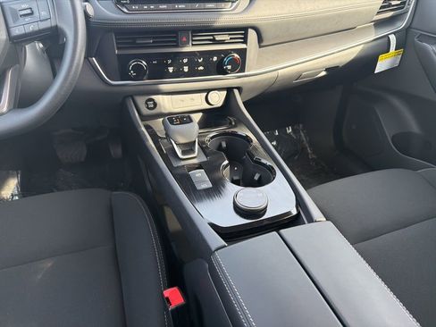 Used 2026 Nissan Rogue S image 16