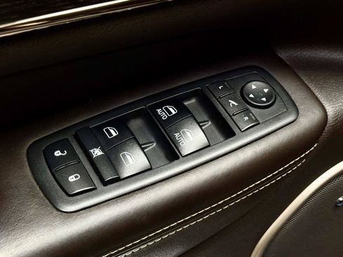 Used 2017 Jeep Grand Cherokee Summit w/ Platinum Series Group AWD/4WD image 13