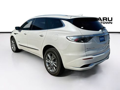 Used 2022 Buick Enclave Avenir w/ Avenir Technology Package FWD image 5