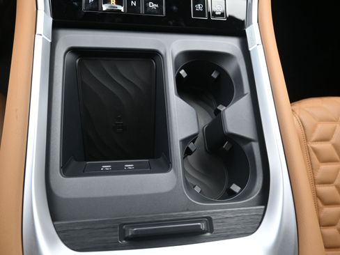 New 2025 Nissan Armada Platinum Reserve image 17