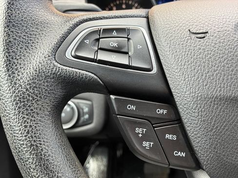 Used 2017 Ford Escape SE w/ Equipment Group 201A FWD image 22