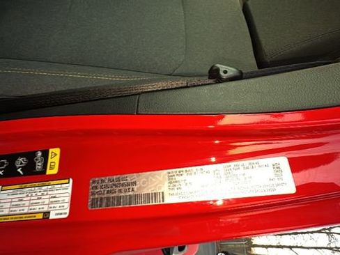 Used 2025 Jeep Wrangler Unlimited Sahara w/ Safety Group image 39