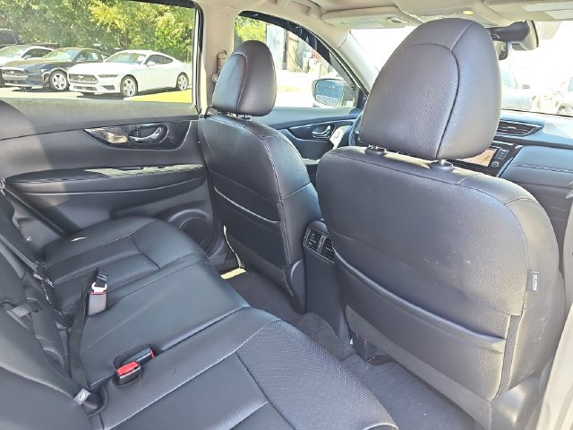Used 2020 Nissan Rogue SL w/ Premium Package FWD image 13