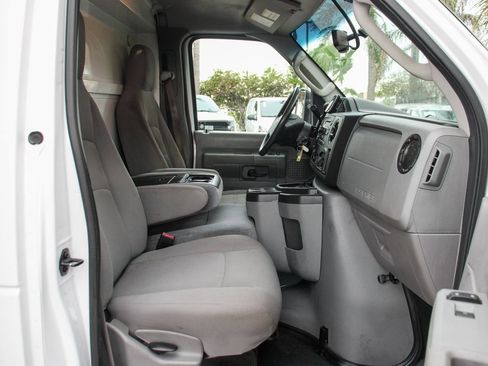 Used 2014 Ford E-350 and Econoline 350 Super Duty w/ Power Windows & Locks Group image 31