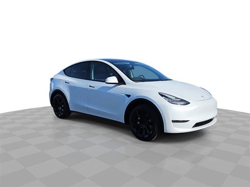 Used 2021 Tesla Model Y 2WD image 2
