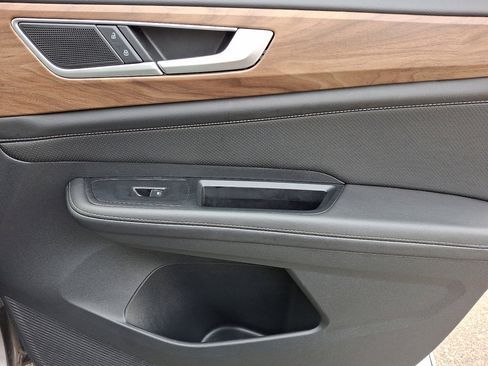 Used 2025 Volkswagen Atlas SE image 10