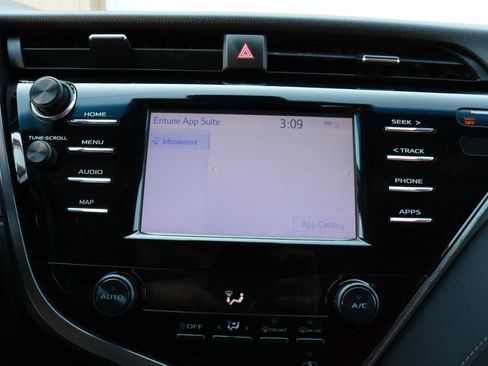 Used 2019 Toyota Camry SE image 26