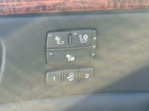 Used 2007 Cadillac DTS Luxury I w/ Sun And Sound Package image 15