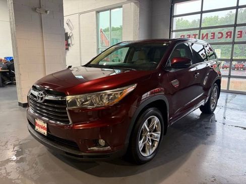 Used 2015 Toyota Highlander Limited AWD/4WD image 7